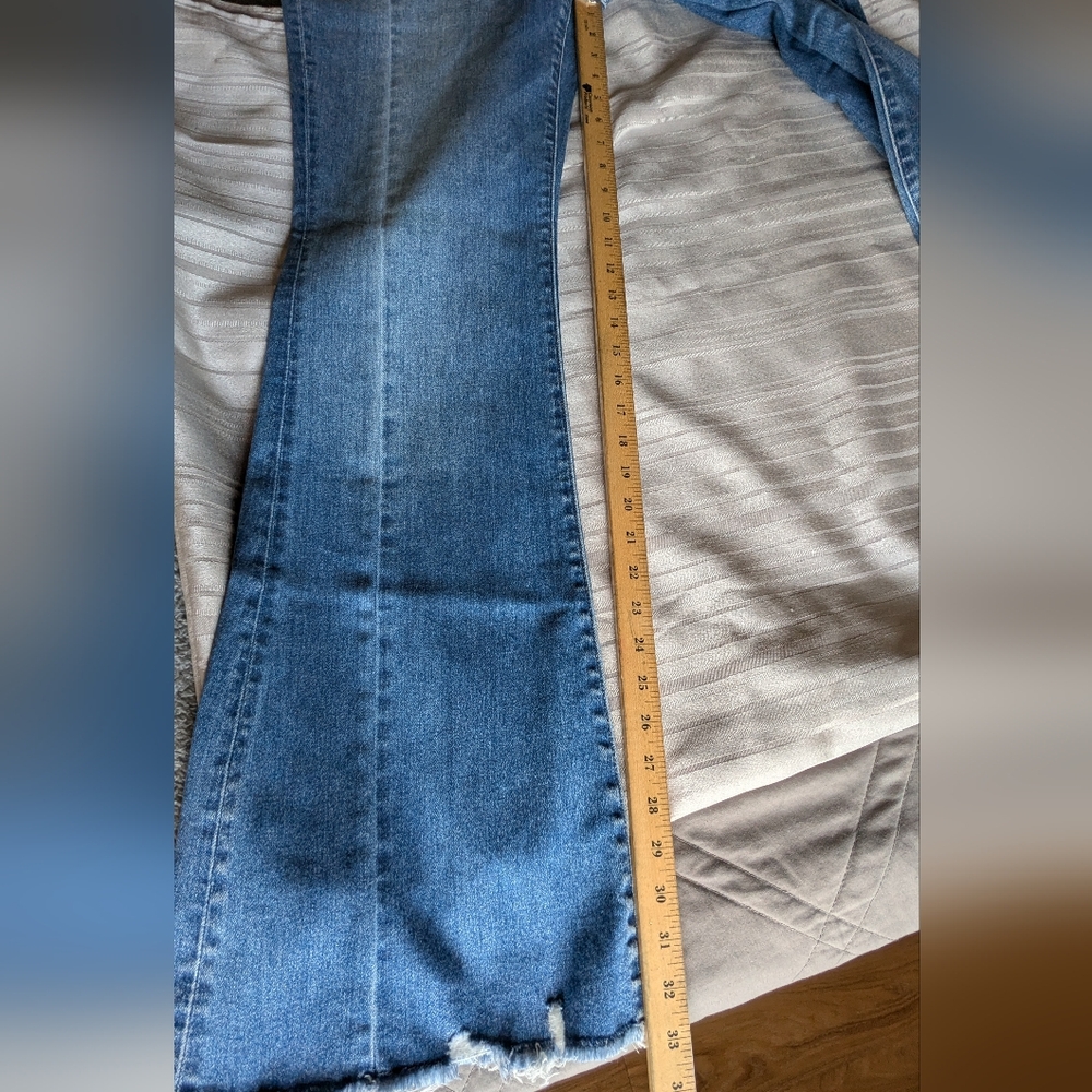 Flying Monkey Black Label Women's Blue  Flared Jeans Size 32 - Picture 12 of 15